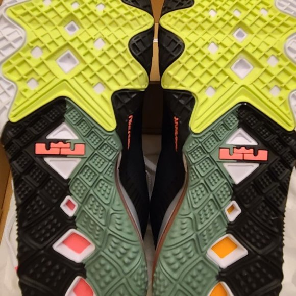 LeBron XVIII Low SPACE JAM Sneakers main image 4